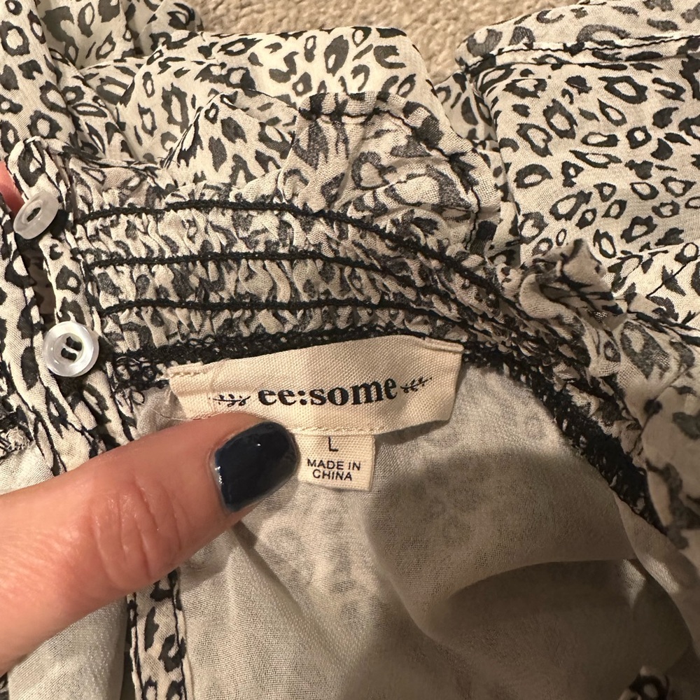 Leopard Print Ruffle Blouse - Picture 3 of 3